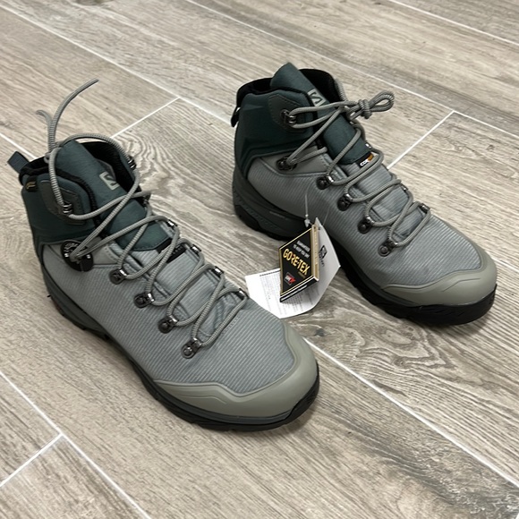 Salomon Shoes | Nwt- No Box Salomon Women's Outback 500 GTX Boots, Shadowurban Chicblack, 9.5 | Color: Gray/Green | Size: 9.5 | Warehouse15925's
